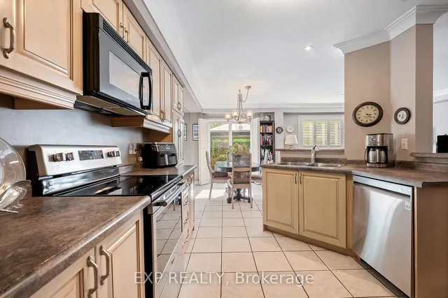 Additional image 13 of 130 Robert St Unit 22