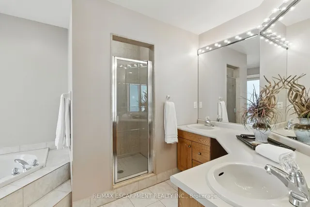 Additional image 24 of 320 Fiddler's Green Rd