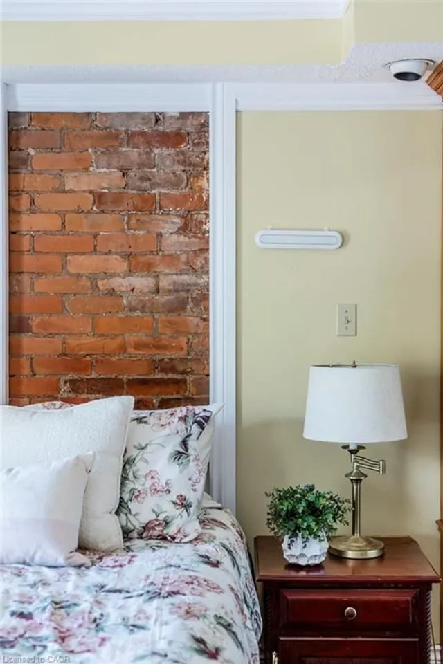 Additional image 23 of 174 Emerald St