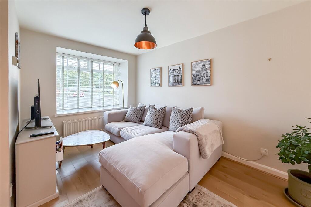 Additional image 10 of Villiers Crescent, St. Albans, Hertfordshire, AL4