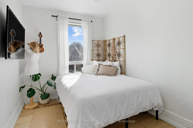 Additional image 12 of 249 Bay St