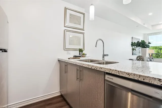 Additional image 5 of 2750 King St Unit 508