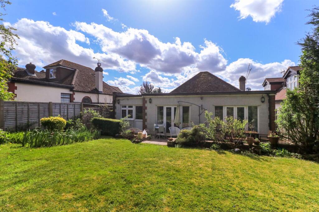 Additional image 24 of Georges Wood Road, Brookmans Park