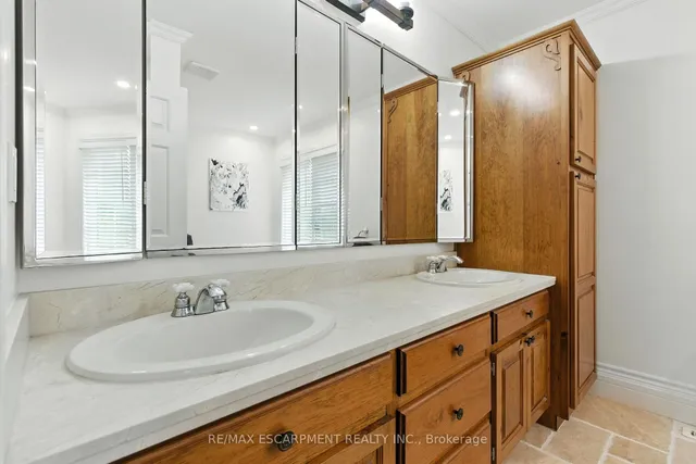 Additional image 21 of 24 Meander Clse