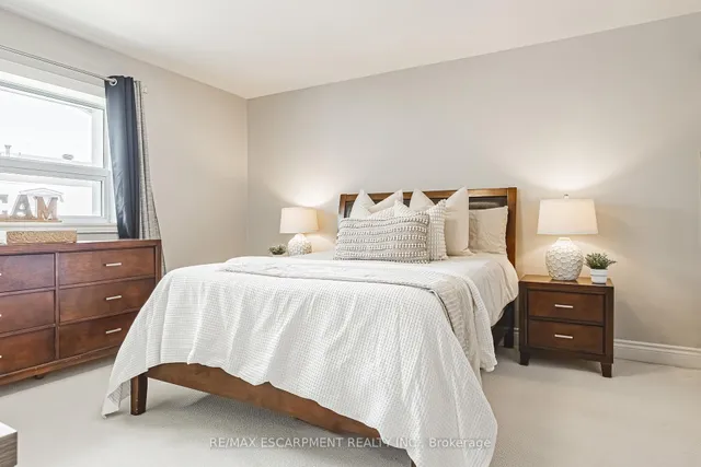 Additional image 23 of 469 Claridge Rd Unit 1