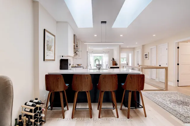 Additional image 8 of 5255 Lakeshore Rd Unit 57