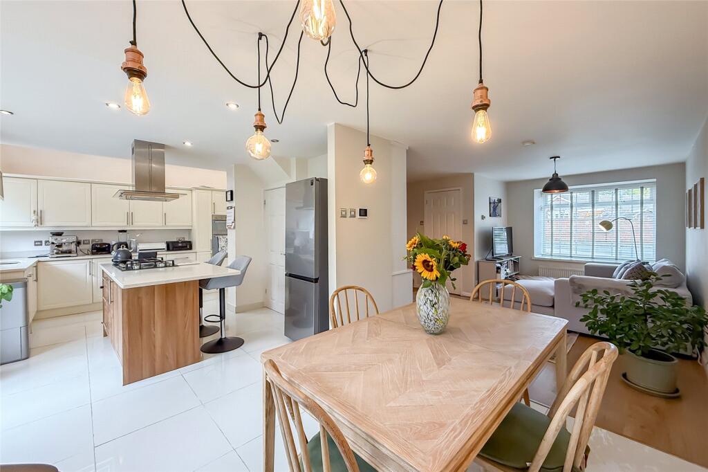 Additional image 17 of Villiers Crescent, St. Albans, Hertfordshire, AL4