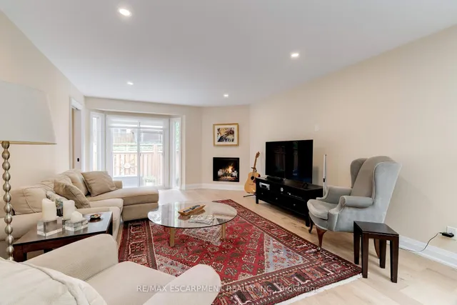 Additional image 20 of 5255 Lakeshore Rd Unit 57