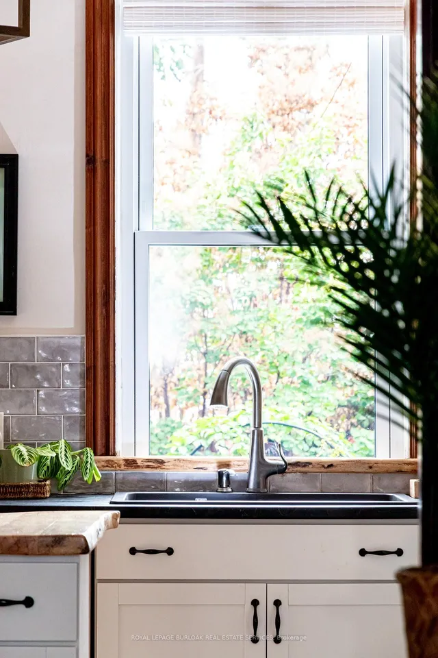 Additional image 15 of 27 Steven St