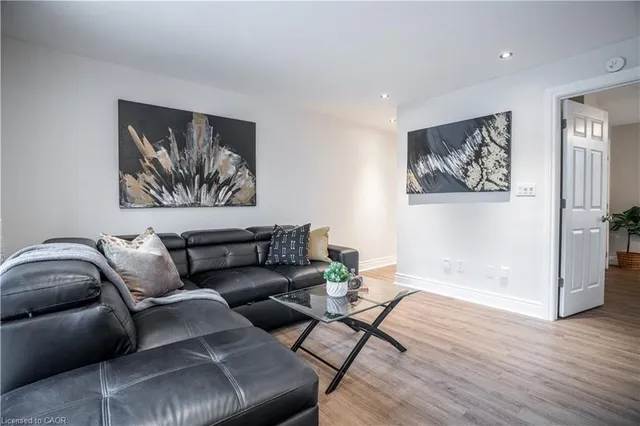 Additional image 10 of 141 Catharine St Unit 204