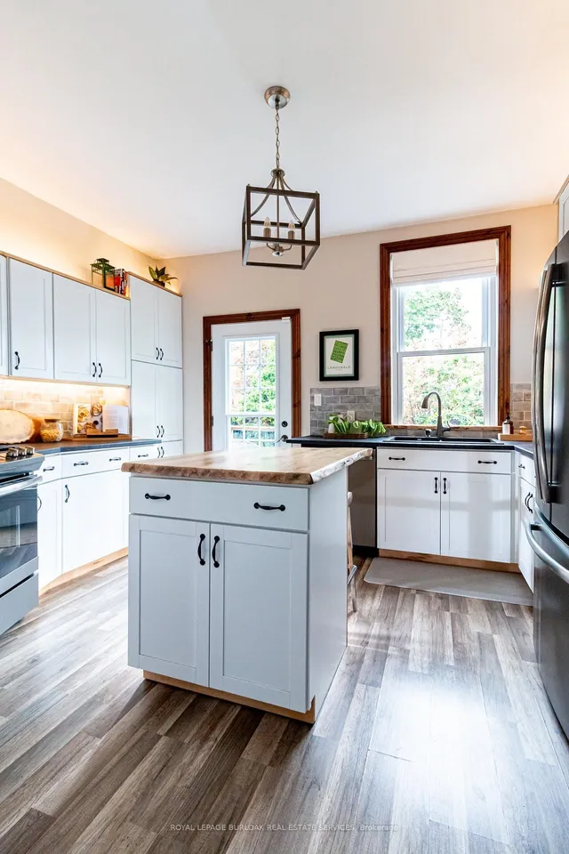 Additional image 13 of 27 Steven St