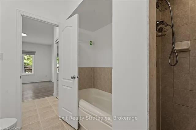 Additional image 17 of 68 Hallmark Tr Unit 39