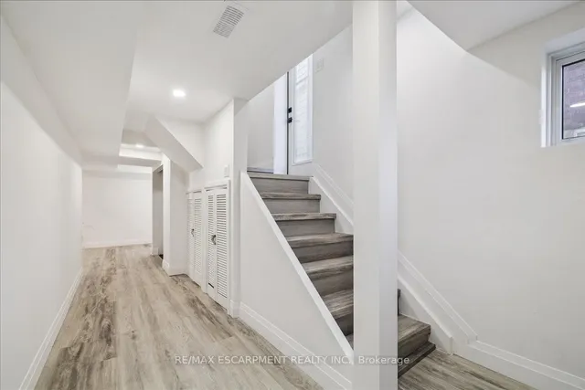 Additional image 35 of 15 Ottawa St