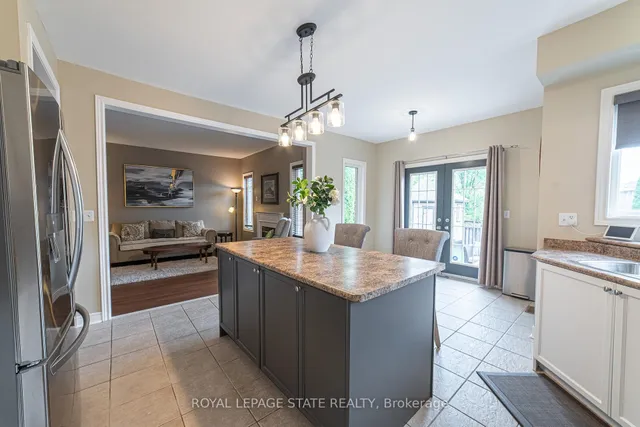 Additional image 19 of 120 Sundial Cres