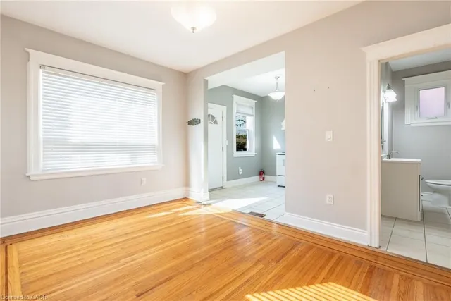 Additional image 23 of 39 Connaught Ave