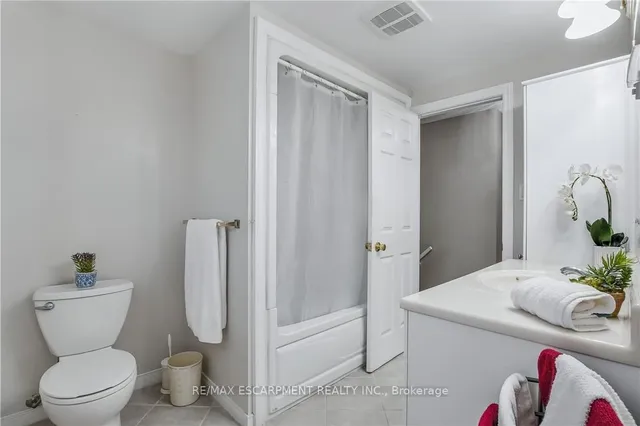 Additional image 15 of 79 Gardiner Dr