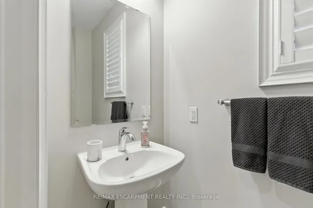 Additional image 17 of 15 Robarts Dr