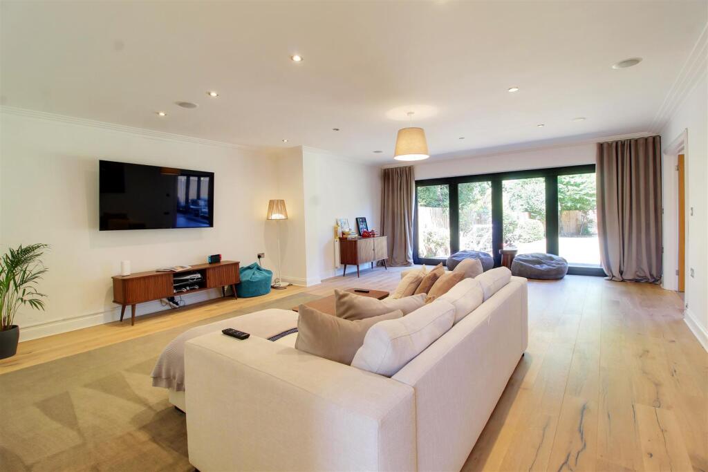 Additional image 27 of Brookmans Avenue, Brookmans Park