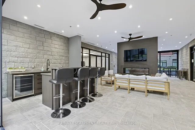 Additional image 17 of 1 Redfern Ave Unit 426