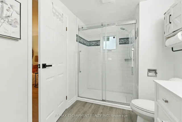 Additional image 18 of 1423 Thornton Rd