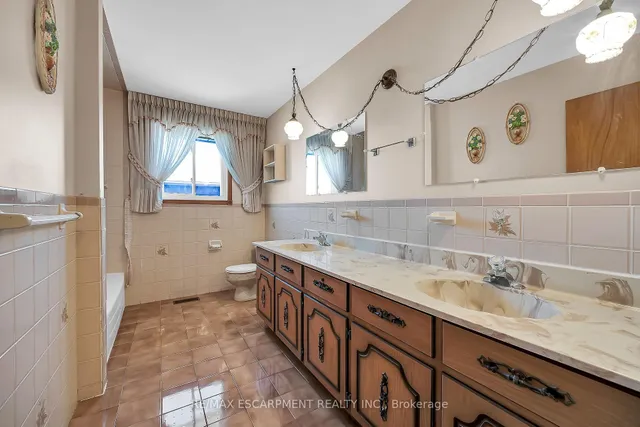 Additional image 28 of 65 Ellington Ave