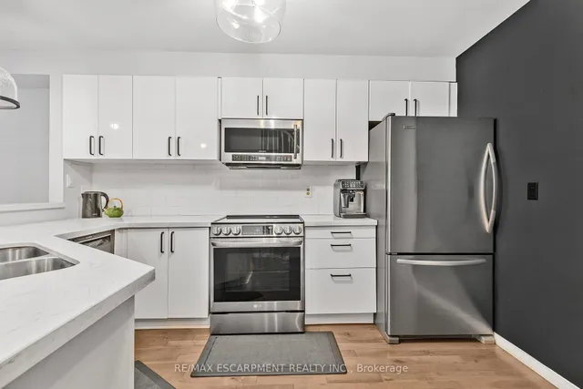 Additional image 7 of 2015 Cleaver Ave Unit 5