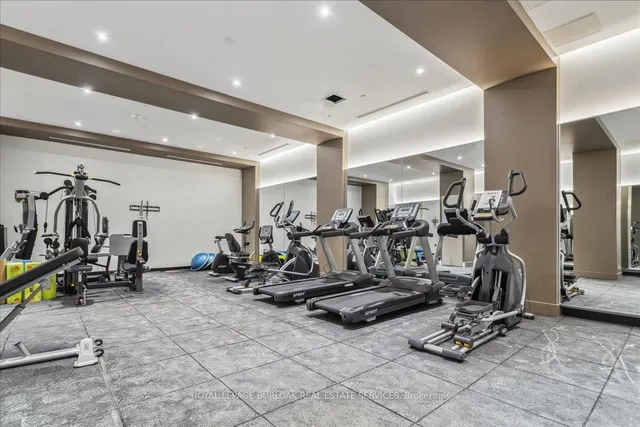 Additional image 31 of 2007 James St Unit 1405