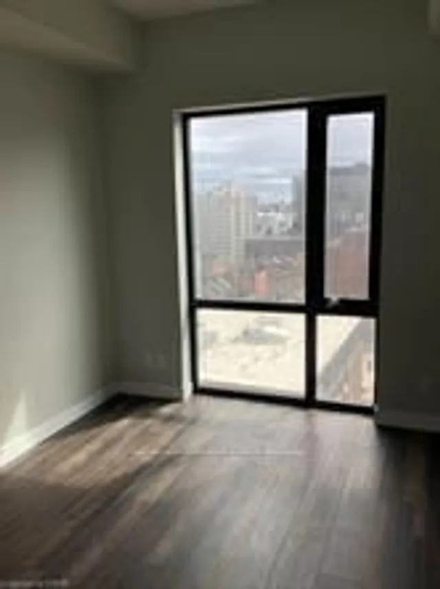 Additional image 9 of 15 Queen St Unit 714