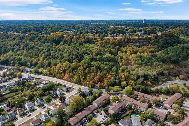 Additional image 43 of 3 Montrose Ave