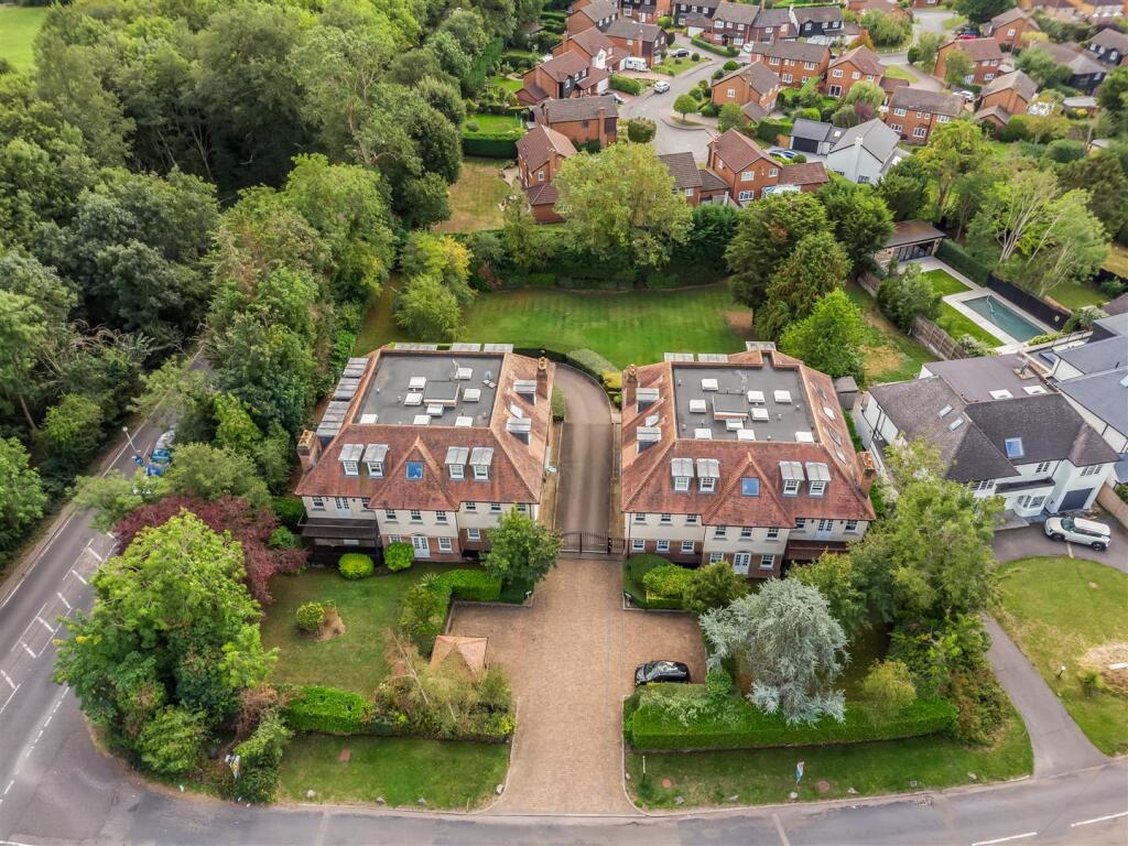 Additional image 19 of Georges Wood Road, Brookmans Park, Hatfield