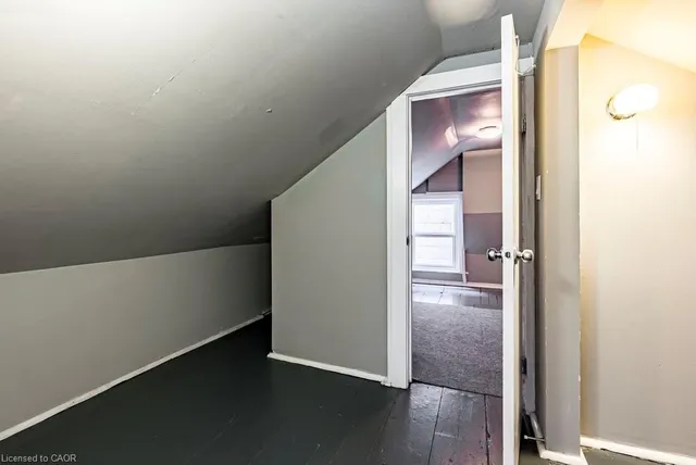 Additional image 39 of 499 Hughson St