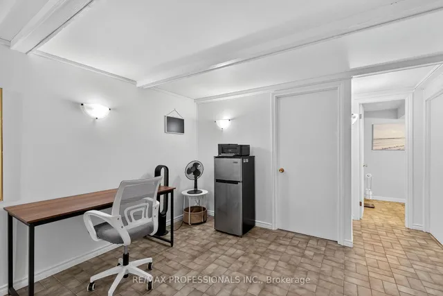 Additional image 39 of 19 Salina Pl