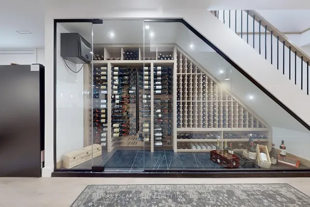 Additional image 31 of 977 Gorton Ave