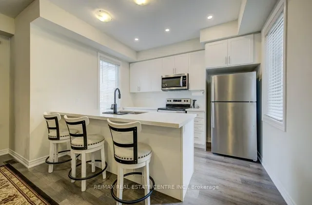 Additional image 10 of 43 Genoa Dr