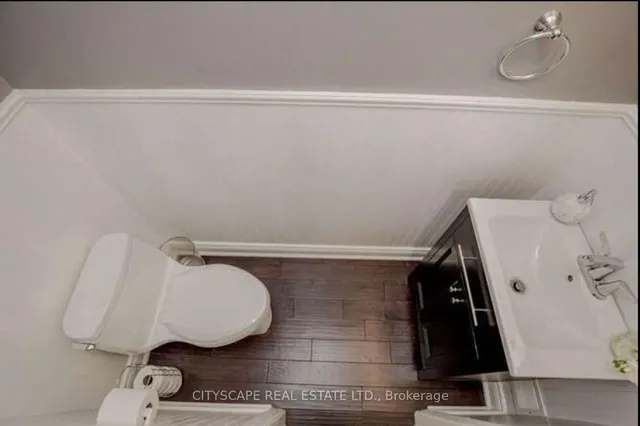 Additional image 19 of 152 Kenwood Ave