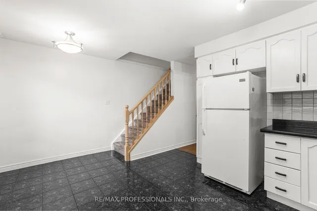 Additional image 10 of 384 Limeridge Rd Unit 17