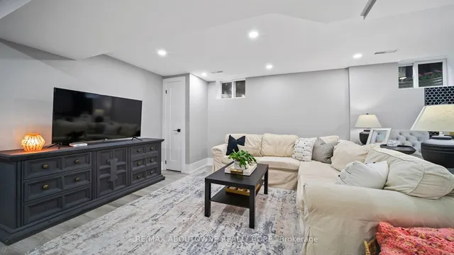 Additional image 38 of 11 John Murray St