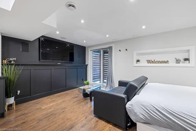 Additional image 32 of 55 Thames Way