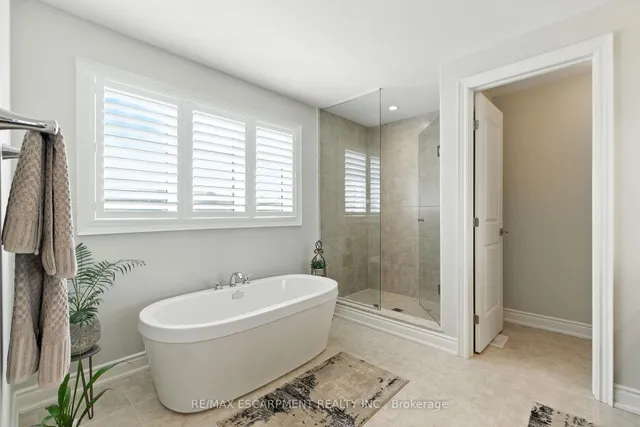 Additional image 35 of 15 Robarts Dr