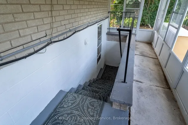 Additional image 23 of 15 Joy Crt