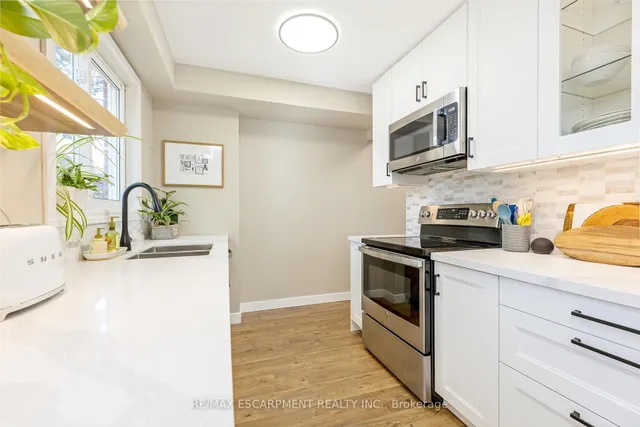 Additional image 15 of 235 Bronte St Unit 16