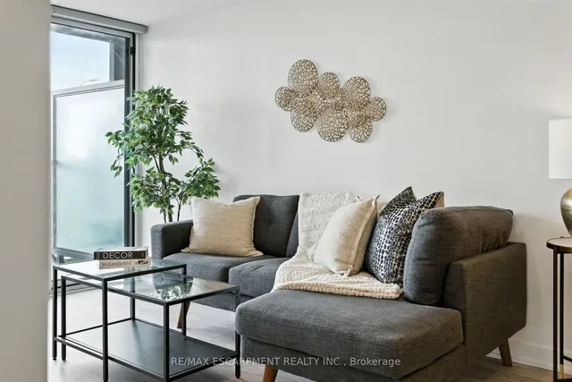 Additional image 13 of 3210 DAKOTA Common Unit A220