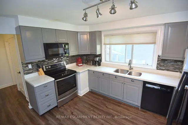 Additional image 16 of 1384 Niels Ave