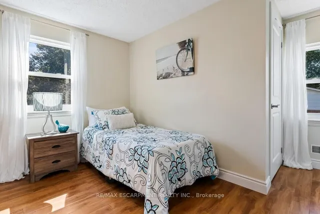 Additional image 30 of 196 Dundas St