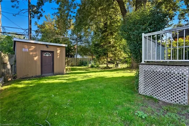 Additional image 30 of 11 Holton Ave