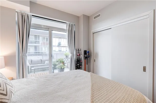 Additional image 11 of 2081 Fairview St Unit 1003