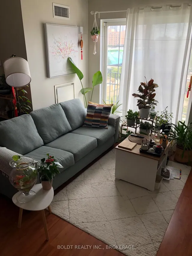 Additional image 5 of 135 James St S 304 St