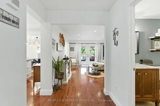 Additional image 4 of 10 Millpond Pl