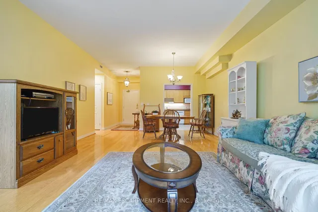 Additional image 12 of 77 Governors Rd Unit 102