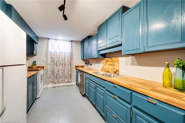 Additional image 35 of 18 Pavarotti Crt